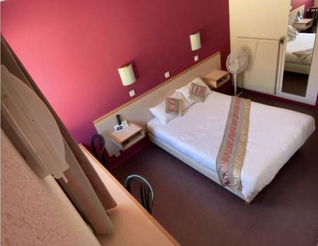 www.hoteldelaplace.com