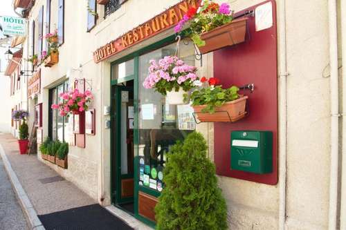 www.hotelducentre-villarddelans.fr
