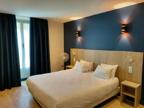 www.hotel-modernest-paris.com