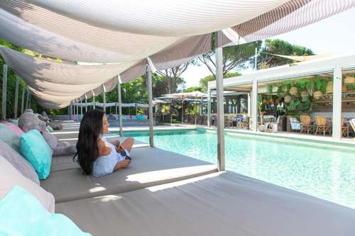www.hotelfontmourier.com