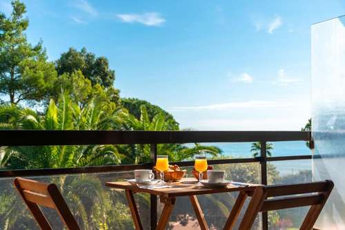 www.hotelbahia06.com