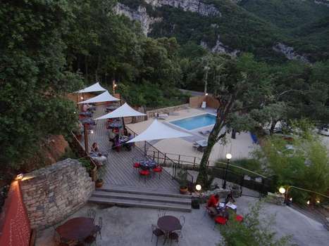 www.hotel-ardeche-belvedere.com