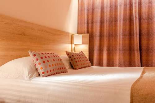 www.lempreinte-hotel.com