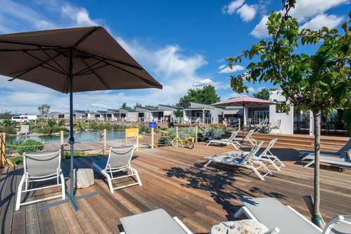 www.lodgesdecamargue.com