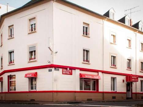 www.hotel-ariane-vichy.com