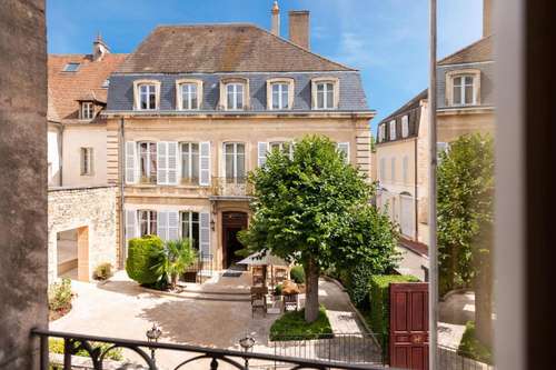 www.lhoteldebeaune.com