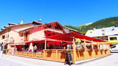 www.hotelalpiscottia.com