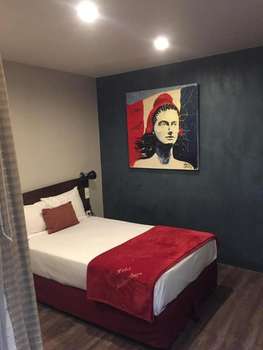 www.moulinplaza.com