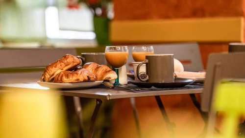 www.hotel-st-etienne-furania.fr