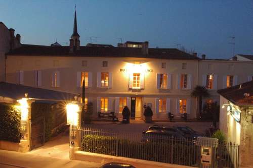 www.hoteldefrancelibourne.fr