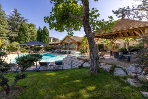 www.village-motel.com