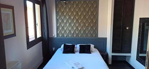 www.hotel-delaplace.com