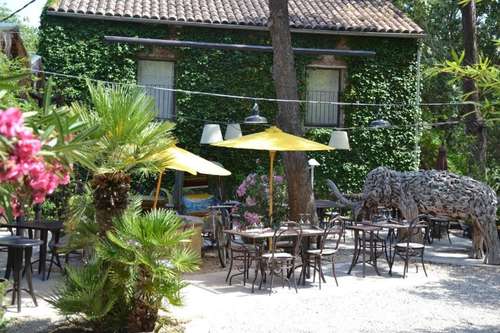www.hostellerie-le-paradou.com.es