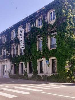 www.hotel-le-chateau.fr