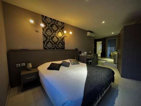 www.hotelcheylard.com