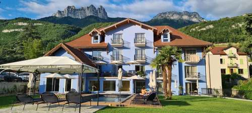 www.hotelmoutonbleu.com
