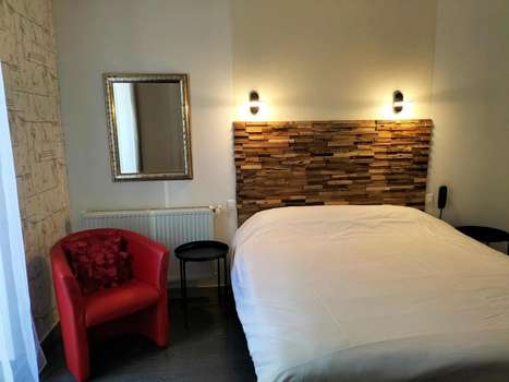 www.hotelbourbonne.com