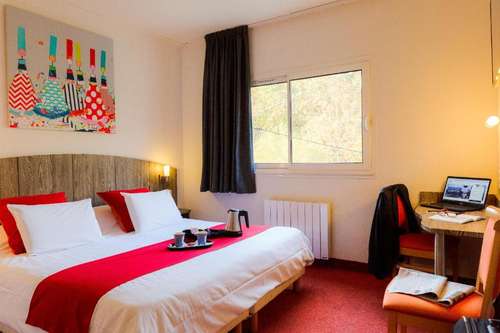 www.hotelpontlabbe.fr