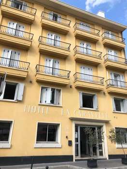 www.lacaravelle-hotel.com