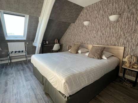www.hoteldetroyes.com