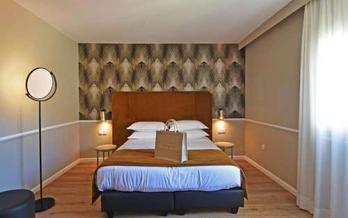 www.hotelchristophecolomb.com