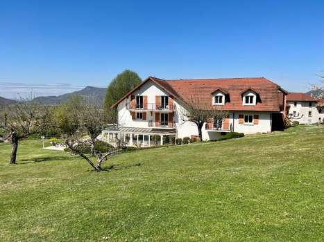 www.hotel-bergeronnettes.com