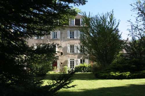 www.hotellabeauze.fr
