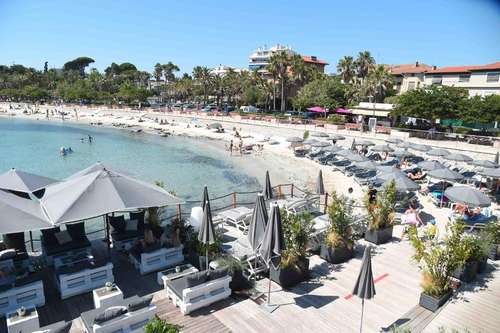 www.hotel-royal-antibes.com