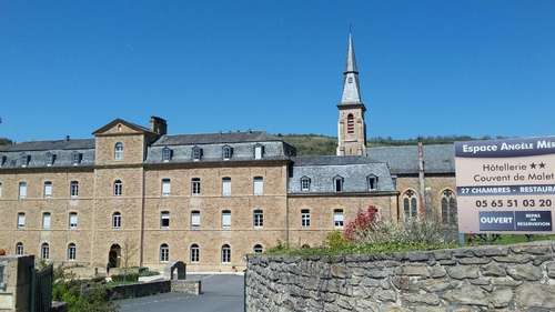 www.hotel-malet-aveyron.fr
