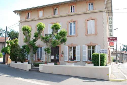 www.hotel-astree-feurs.com