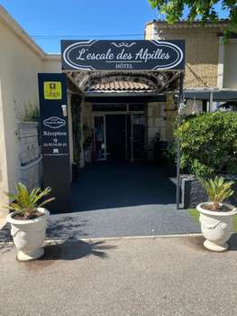 www.lescaledesalpilles.com