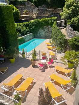 www.hotel-meyrueis.com