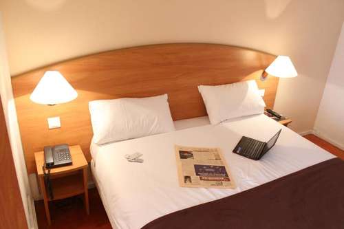www.centralhotelcreteil.fr