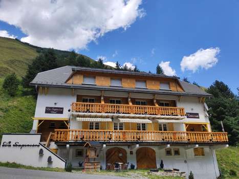 www.hotelsaintlary.fr
