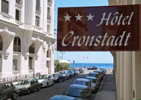 www.hotelcronstadt.com