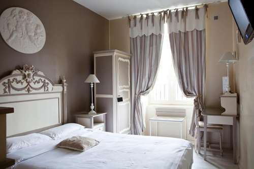 www.hotel-abat-jour-nantes.fr