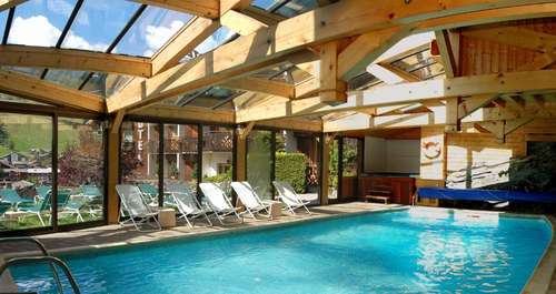 www.hotel-lescotes.com