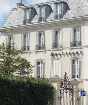 www.hotelmontsegur.com