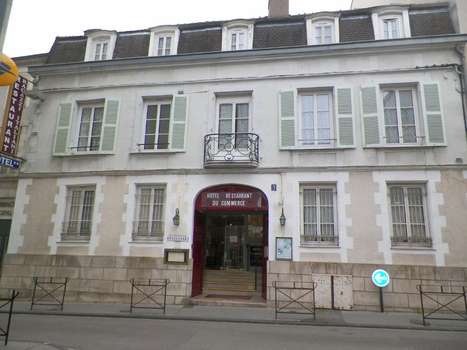 www.hotelducommerceauxerre.fr