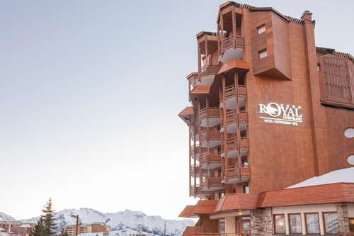www.hotelroyaloursblanc.com
