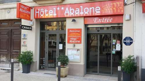 www.nimes-hotel.com