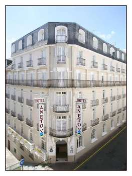 www.hotelanetolourdes.fr