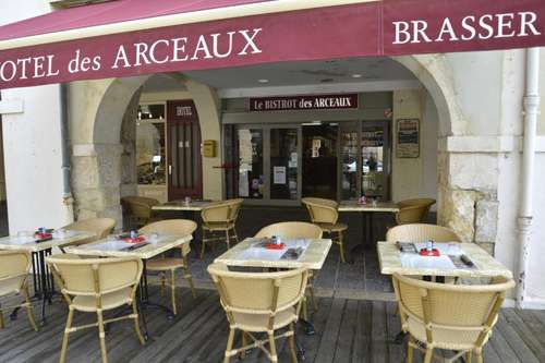 www.hotel-arceaux-saint-sever.com