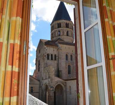 www.hotel-cluny.com