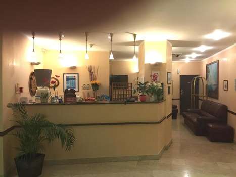 www.hotelvesuviolourdes.com