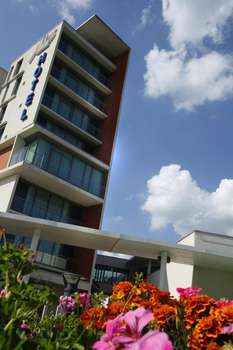 www.hotelsaintamand.com