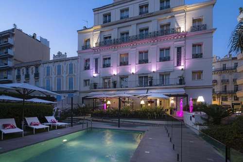 www.hotel-cannes-canberra.com
