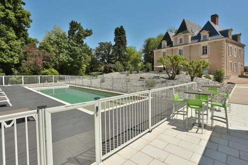 www.manoirdescedres.com