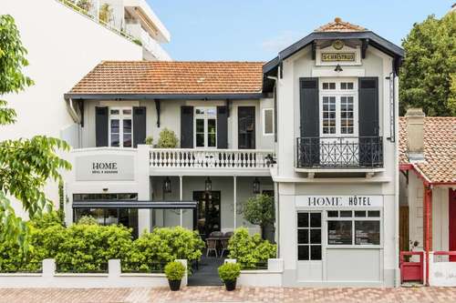www.home-hotel-arcachon.com