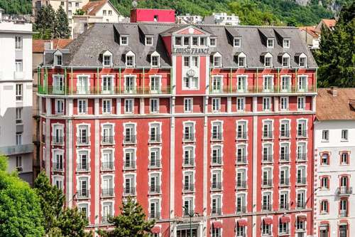 www.hotelsaintlouislourdes.com